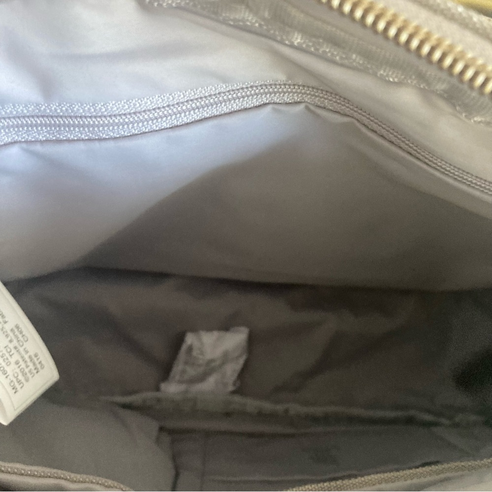 MAGELLAN’S RFID EMBROIDERED CROSSBODY BAG - Picture 12 of 15